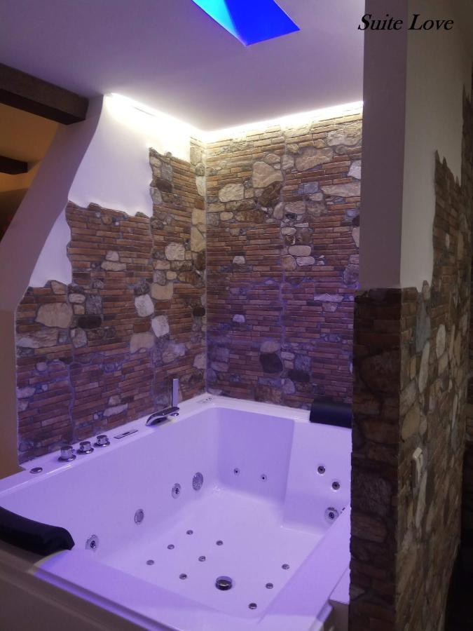 Suite Love Jacuzzi Uceda Exteriör bild